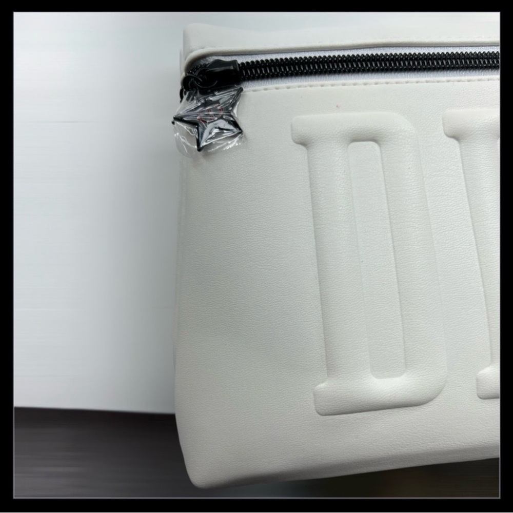 Dior White Embossed Logo Toiletry Pouch - Picture 2 of 4